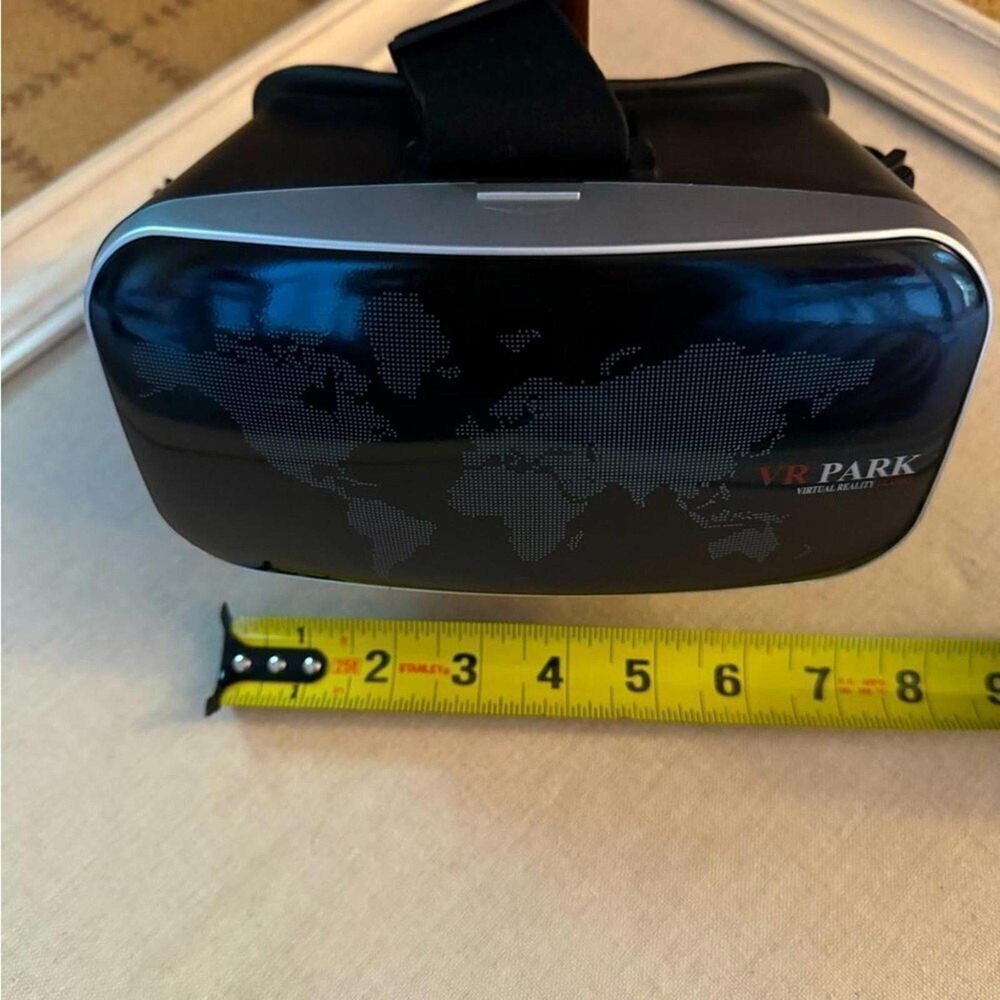 VR Park Headset Compatible with iPhone & Android NWOT