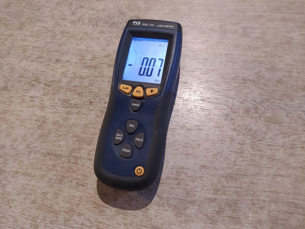 PCE INSTRUMENTS PCE-172 LIGHT METER