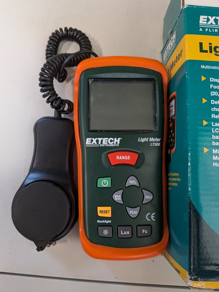 Extech LT300 Light Meter With Backlight Excellent Condition + Case + Manual