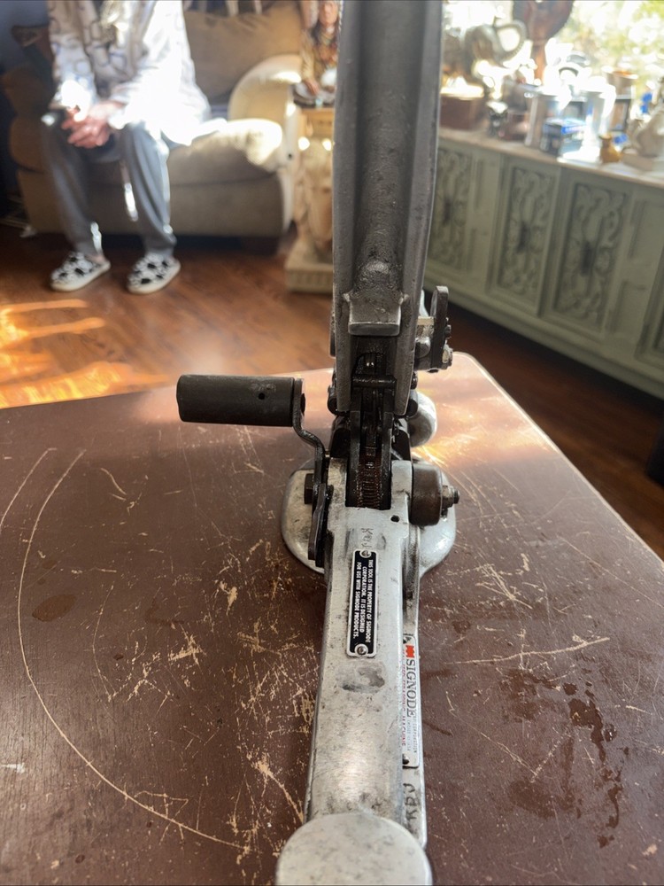 Signode Seal Feed Strapping Machine Model SFC5823 Size 5/8