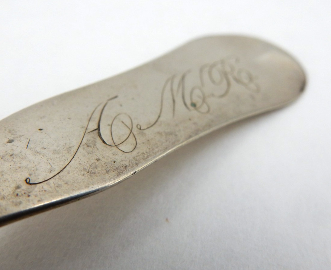 ANTIQUE N. HOWARD & SON MONOGRAMMED "AMR" PURE COIN SILVER SPOON, 13 GRAMS