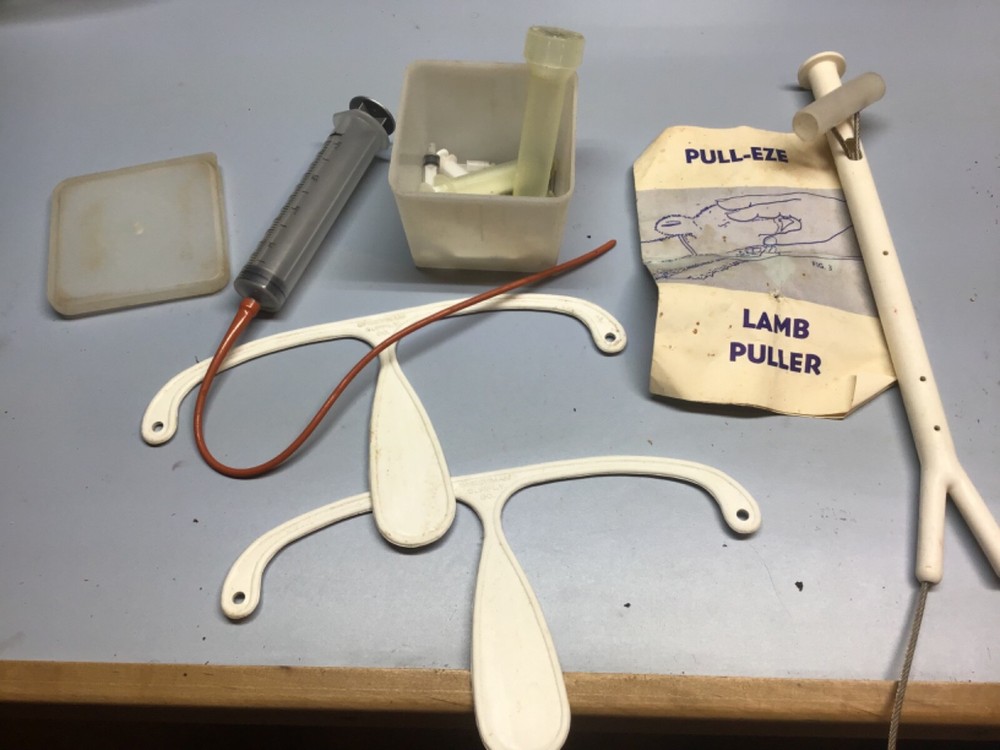 SHEEP LAMB PULLER and supplies