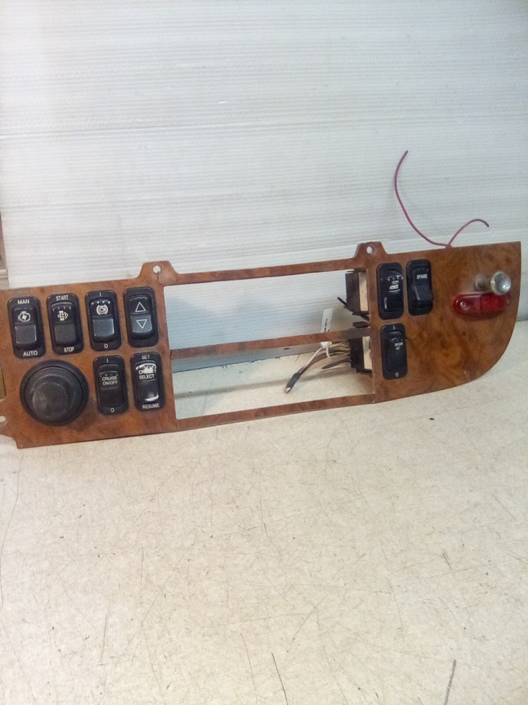2009 Peterbilt 386 Dash Switch Panel S64-6016-200