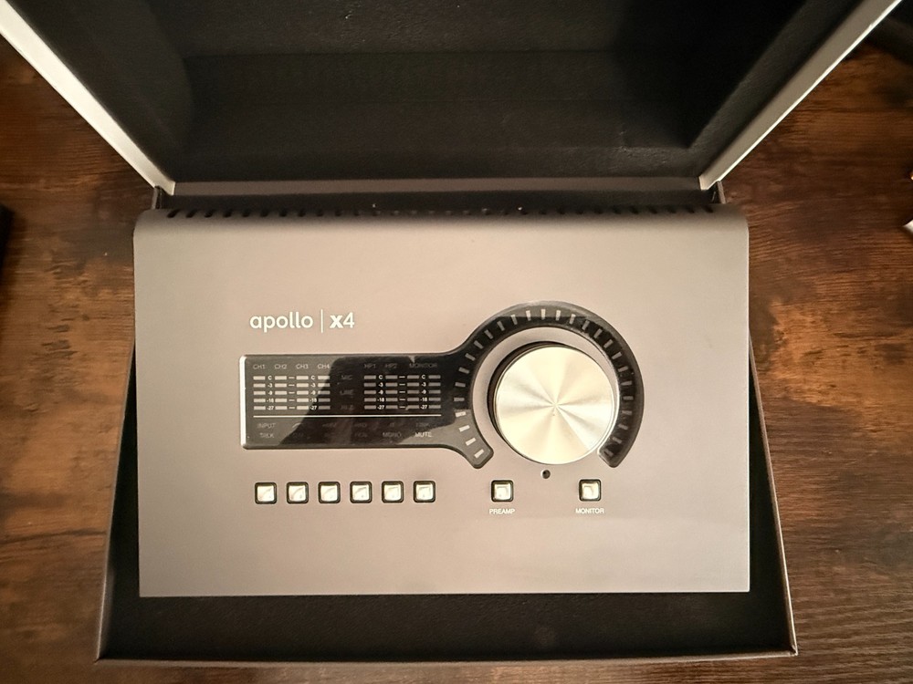Universal Audio Apollo X4 - PERFECT CONDITION