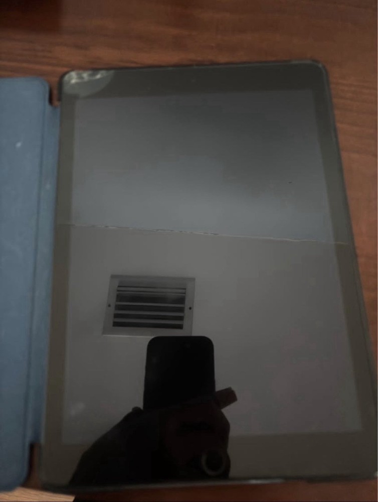 ipad  (READ DESCRIPTION)