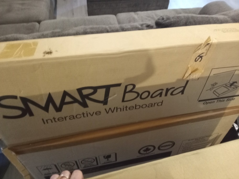 SMART SB640 Interactive Whiteboard