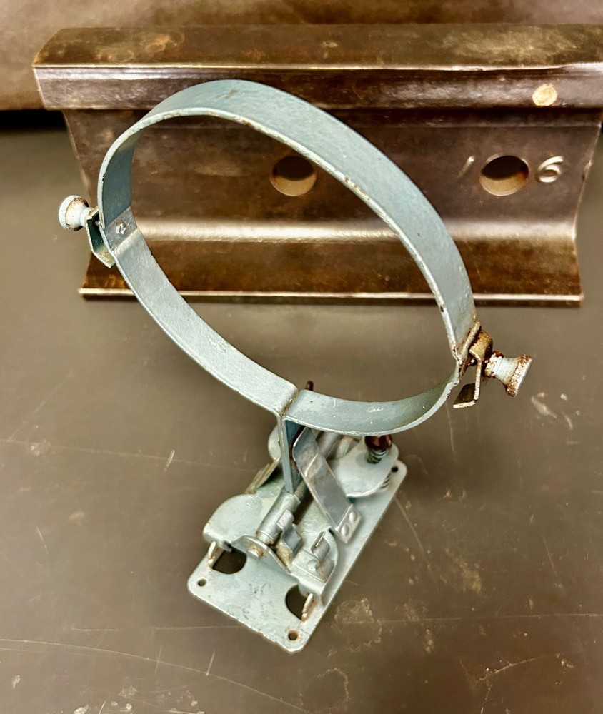Aladdin Train Caboose Oil Lamp Wall Mount Bracket