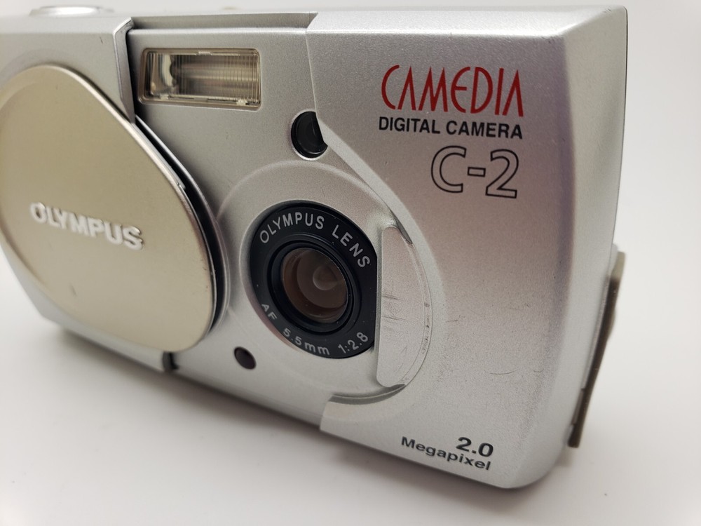 Great Condition Working Olympus Camedia C-2 2.0MP Silver Digital Camera