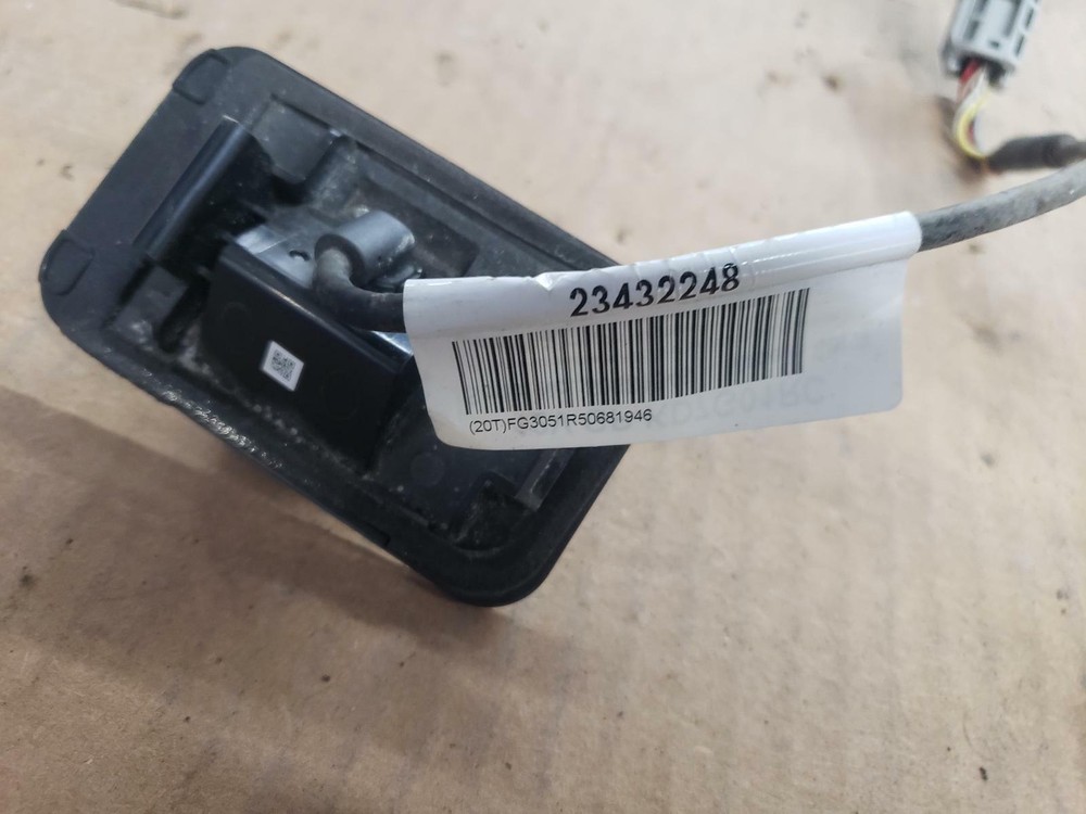 15 YUKON Camera, rear (in tailgate), opt UVC