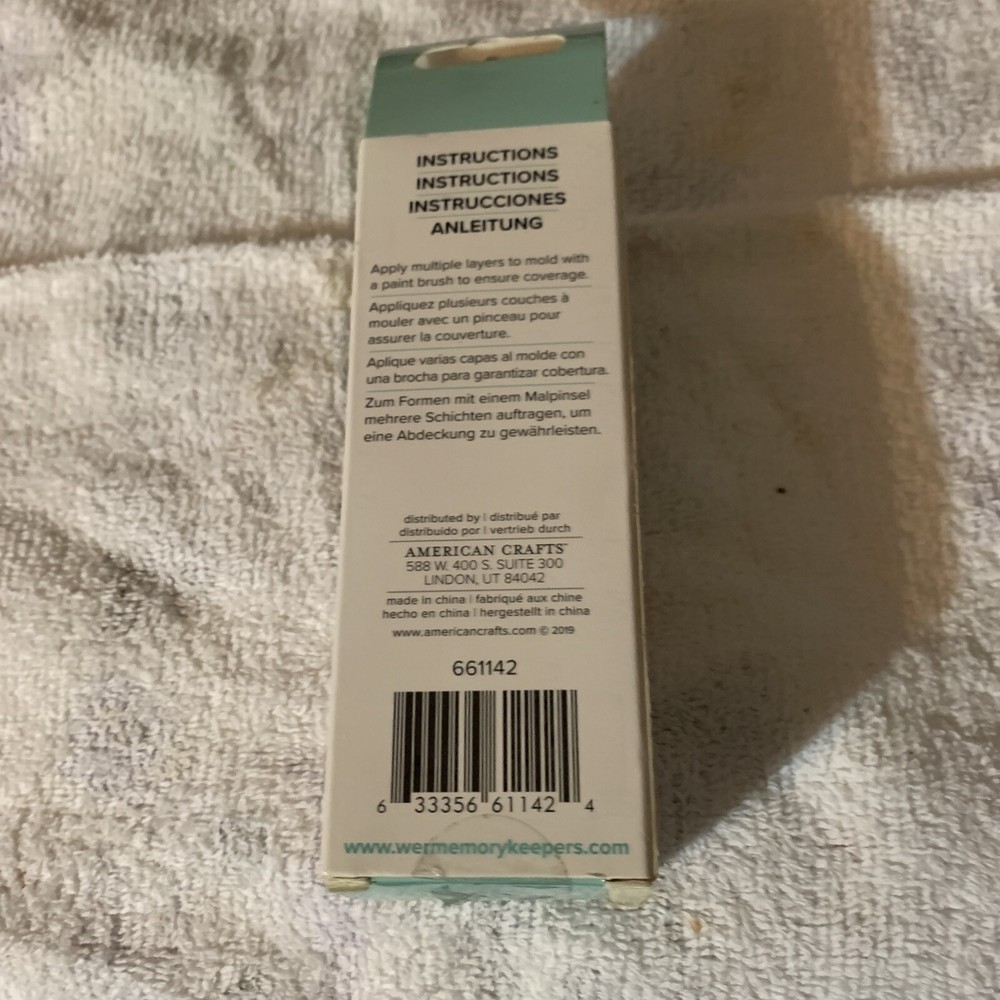 We R Memory Keepers Mold Press Release Spray 4oz-