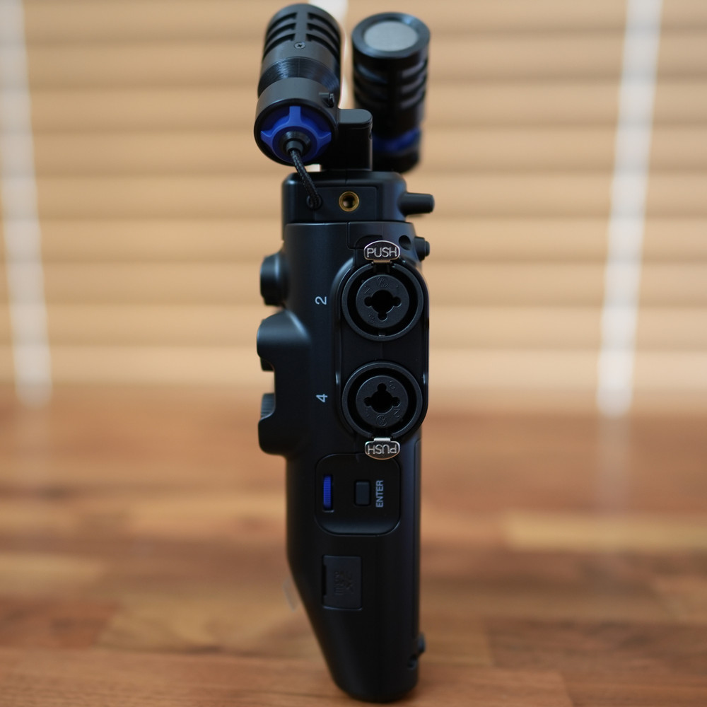 ZOOM H6studio Handheld Recorder Black High-Resolution 6-Channel Inputs