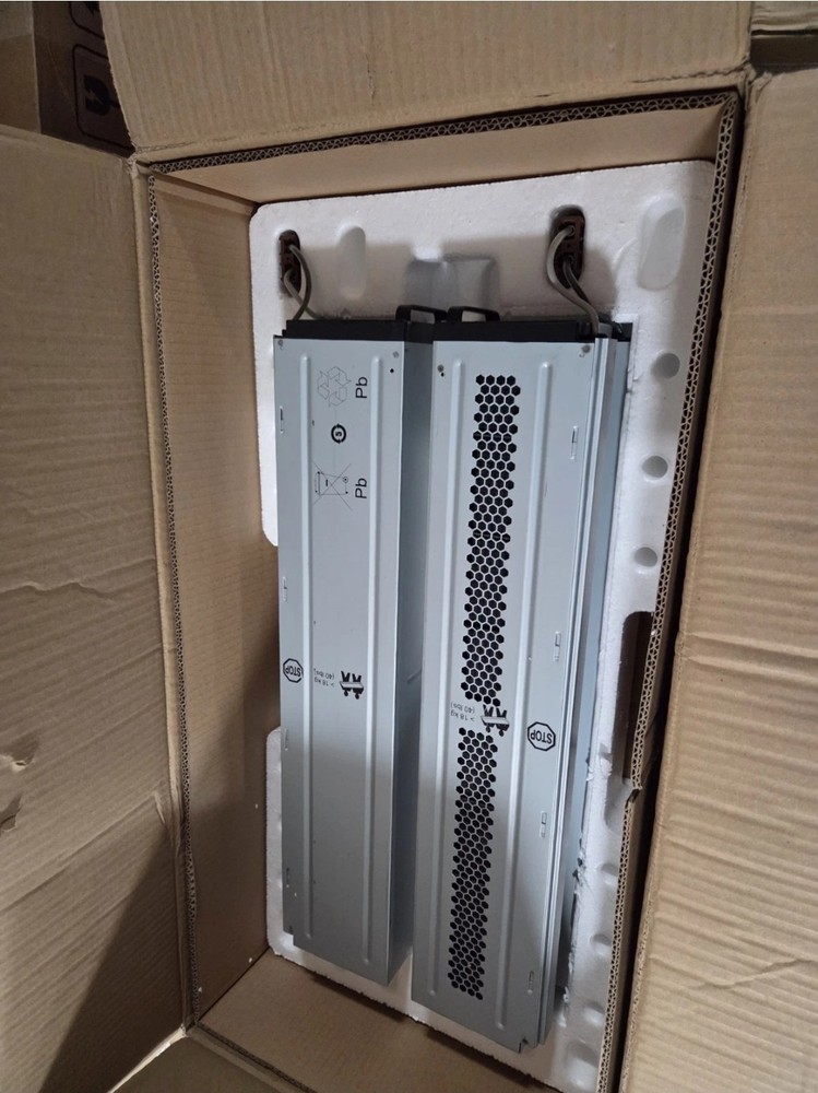 APC APCRBC140 Replacement Battery. Lightly Used