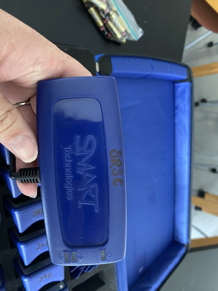 SMART SENTEO INTERACTIVE RESPONSE TECHNOLOGY SYSTEM 32 CLICKERS