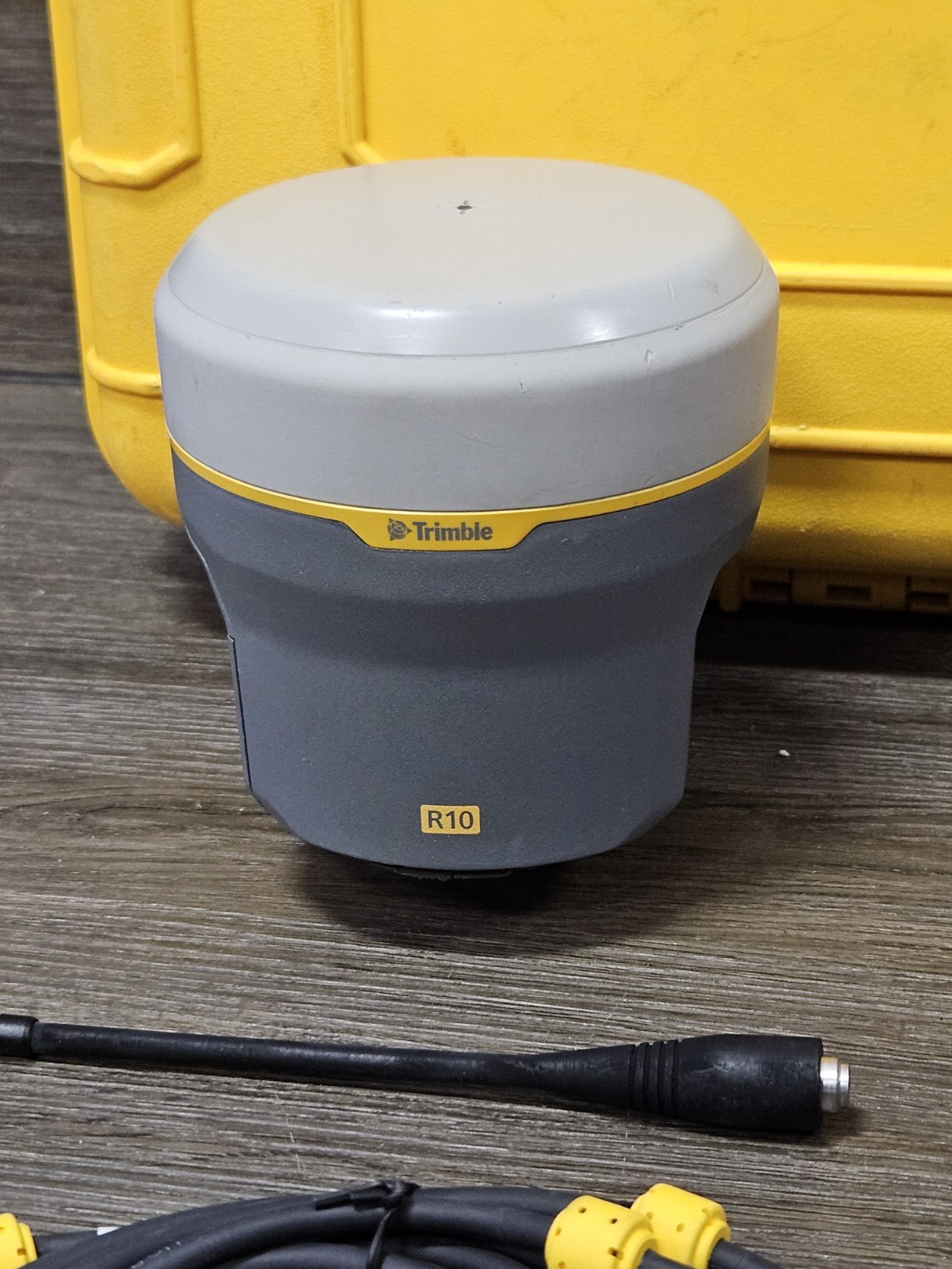 Trimble R10 GPS GNSS Beidou Galileo RTK Receiver Base or Rover 403-470MHz UHF