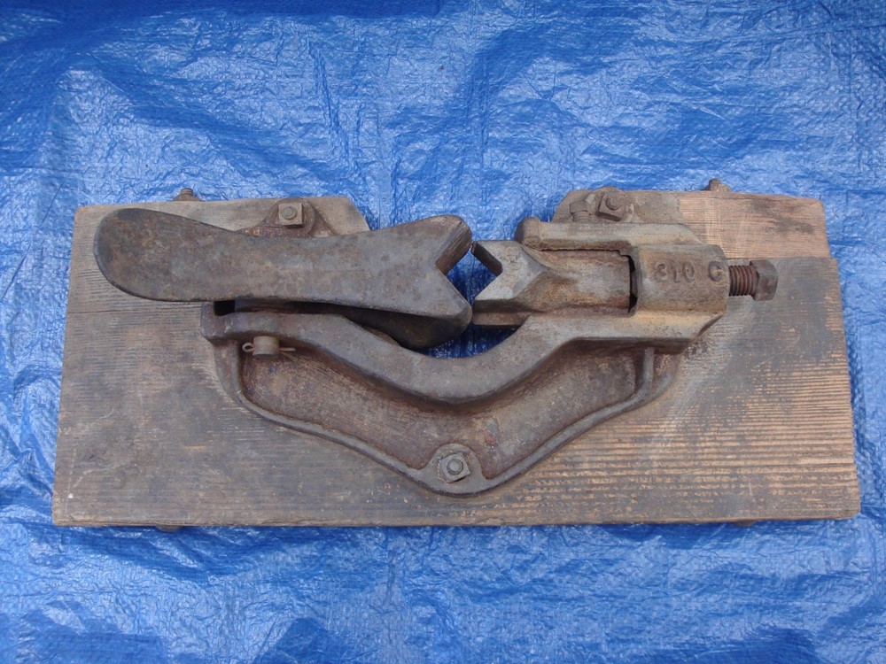 Vintage Well Pipe Puller
