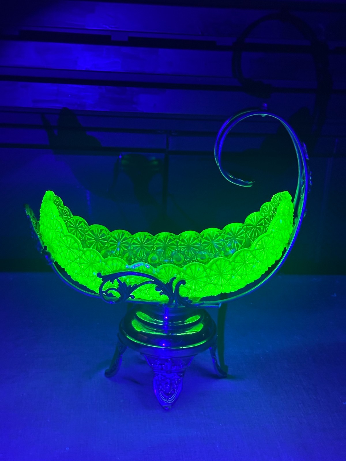 Antique Barbour Brothers Quadruple plate Castor Button & Bows Daisy Canoe Bowl