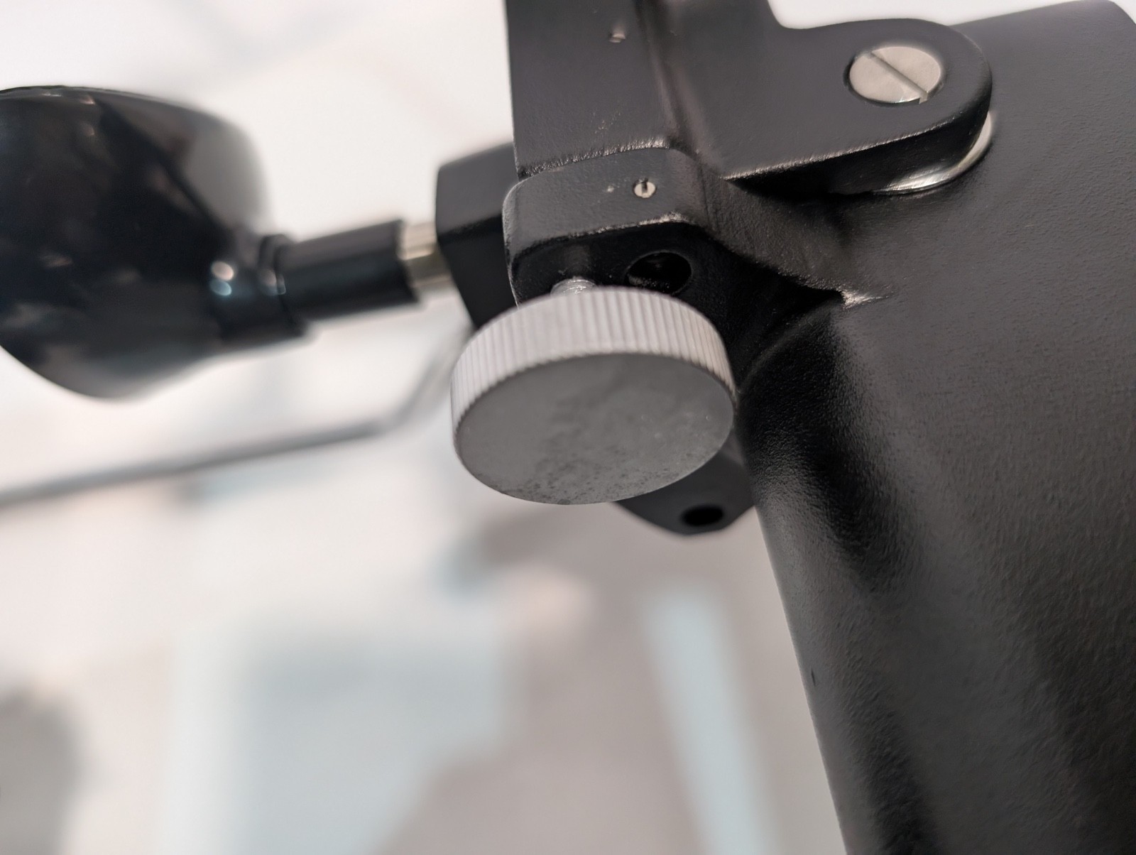 Macro Model 1 Keratometer Optical Ophthalmometer with Chin Rest, Stand