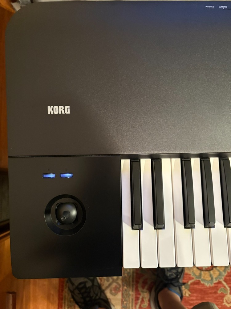 Korg NAUTILUS73 73-key Performance Synth/ Workstation Mint Condition