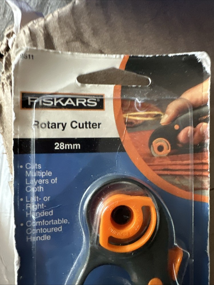 Fiskars 45mm Rotary Cutter & Handle EUC 2003