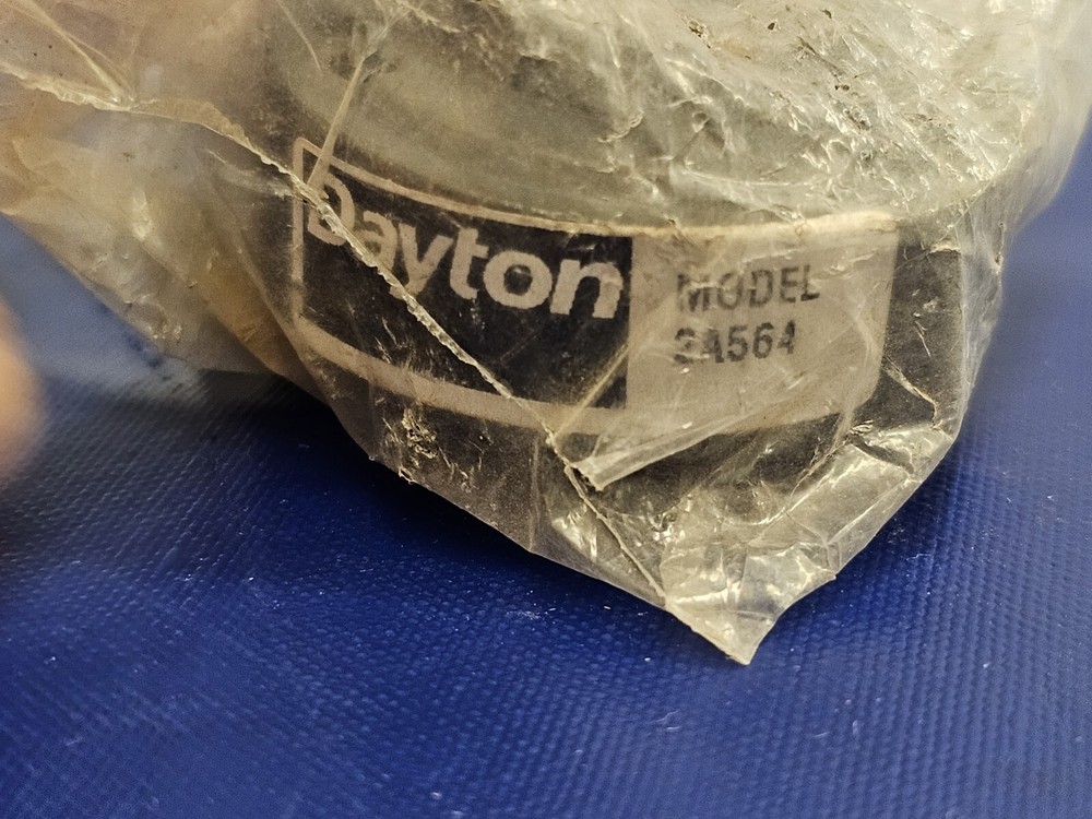 SEALED NEW DAYTON 2A564 INTERCHANGEABLE FAN HUB