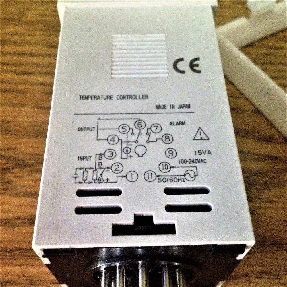 TSX PXW4TCY1-1NC06 TEMPERATURE CONTROLLER