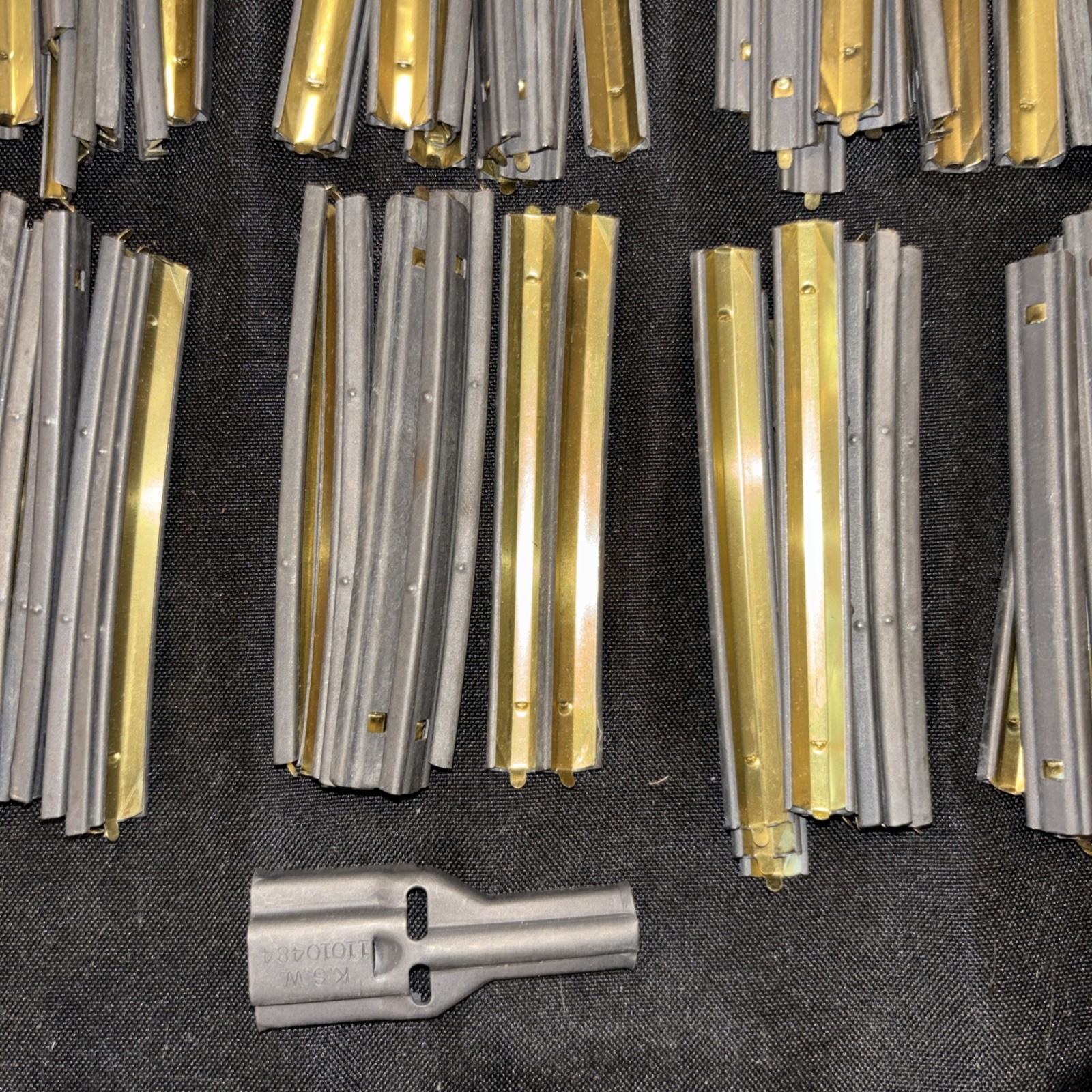 100 Original U.S. Surplus Stripper Clips 223/556 Rifle with 1 spoon