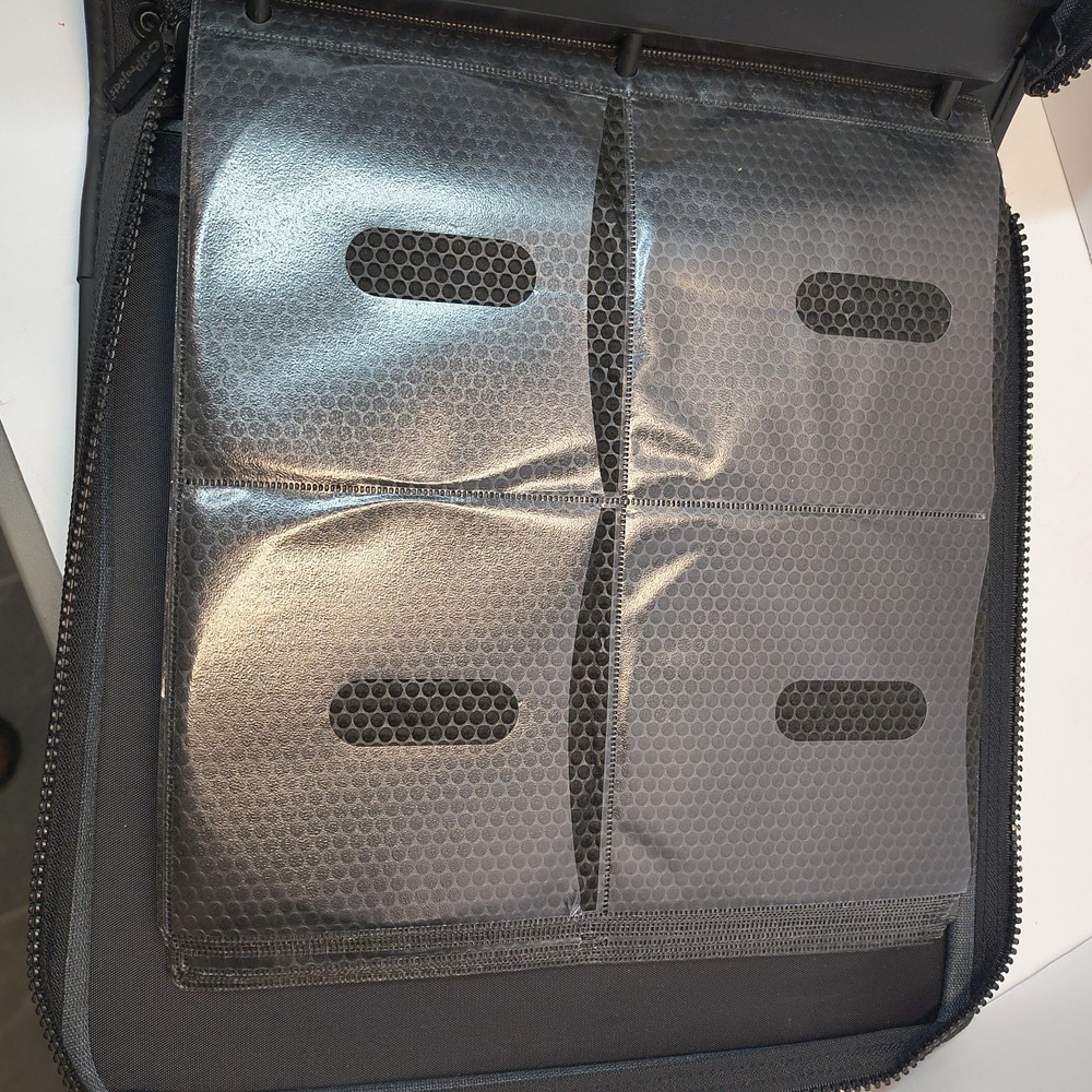 CD Projects 128 Disc DVD/CD Carry Case Binder Storage Black zip