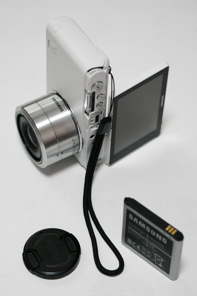 Samsung NX mini Camera [Read "Description"]