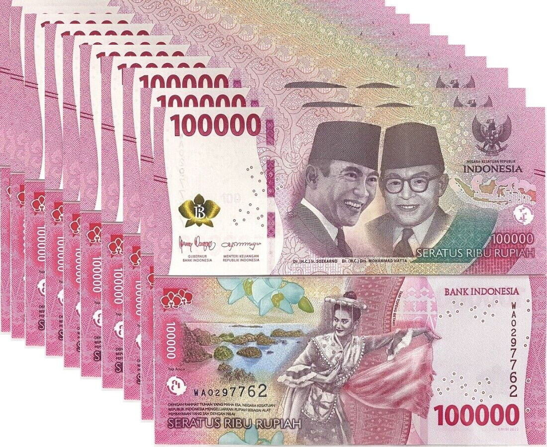 100,000 INDONESIAN RUPIAH X 10 =  1 MILLION   1,000,000 IDR CIRCULATED INDONESIA