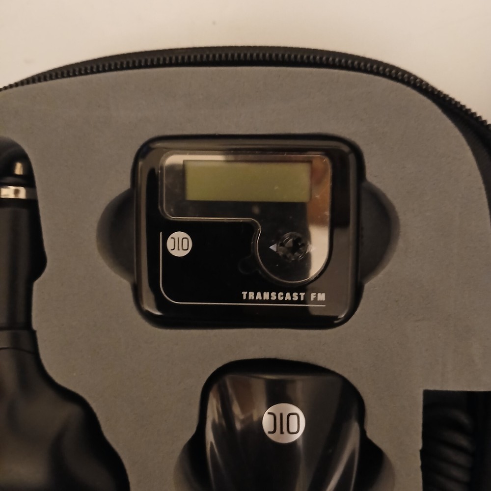 DLO TransCast® FM Car FM transmitter With Case