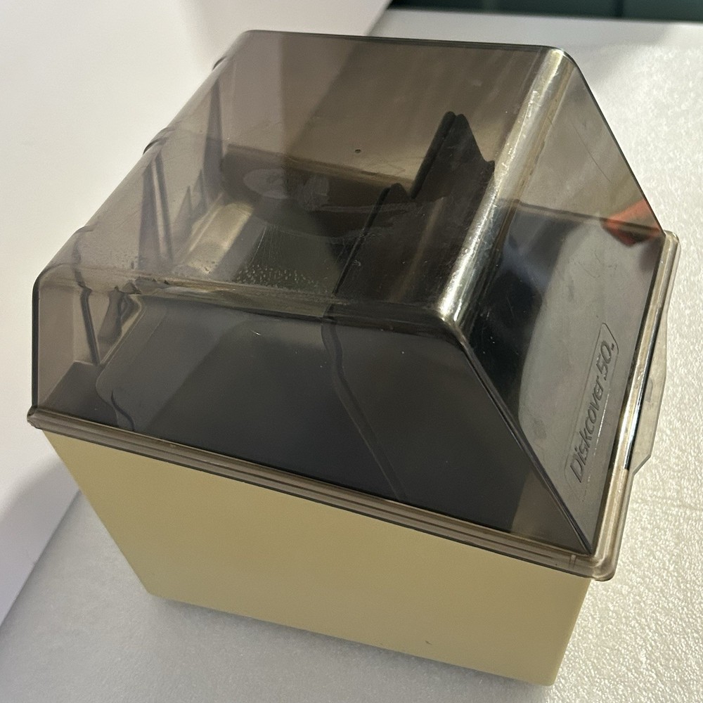 Floppy Disc 5.25" Storage Case Ring King Diskcover 50 Yellowing Some Inserts