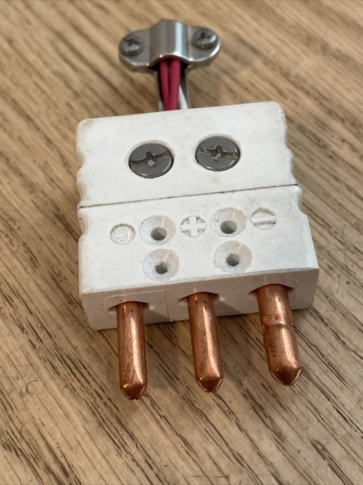 Three-pin Thermocouple Resistance Connector