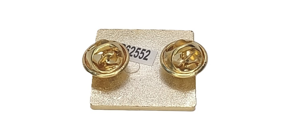 MASH 4077TH Unit 1-inch Lapel Pin P62552
