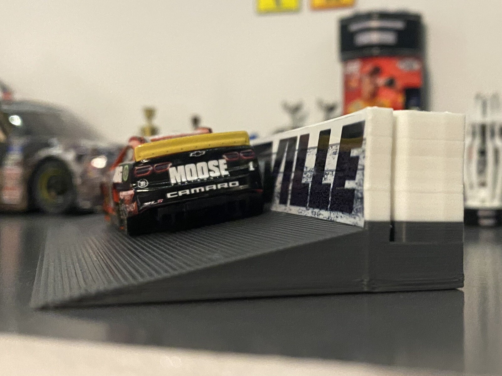 Nascar Cup Ross Chastain Wall Ride Die Cast Display 1/64 Martinsville Track