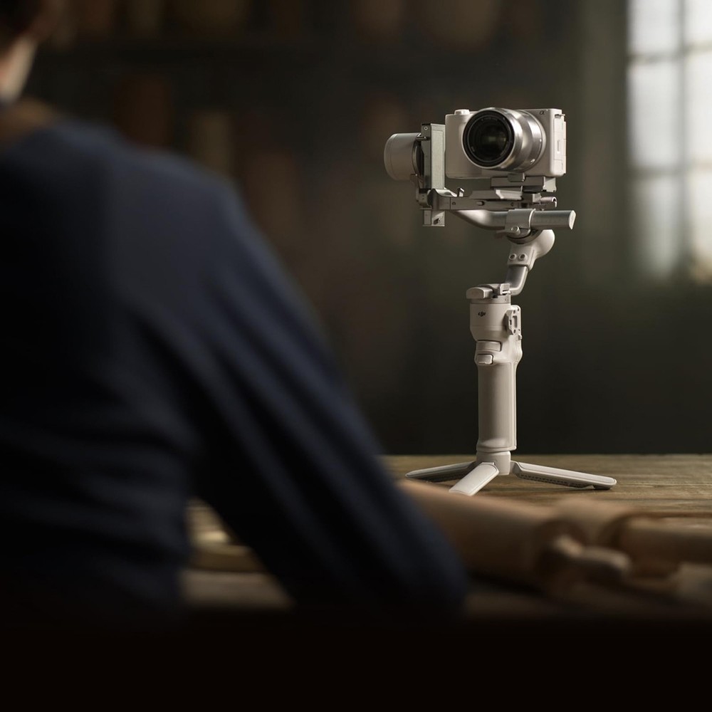 DJI RS 4 Mini 3-Axis Handheld Gimbal Stabilizer