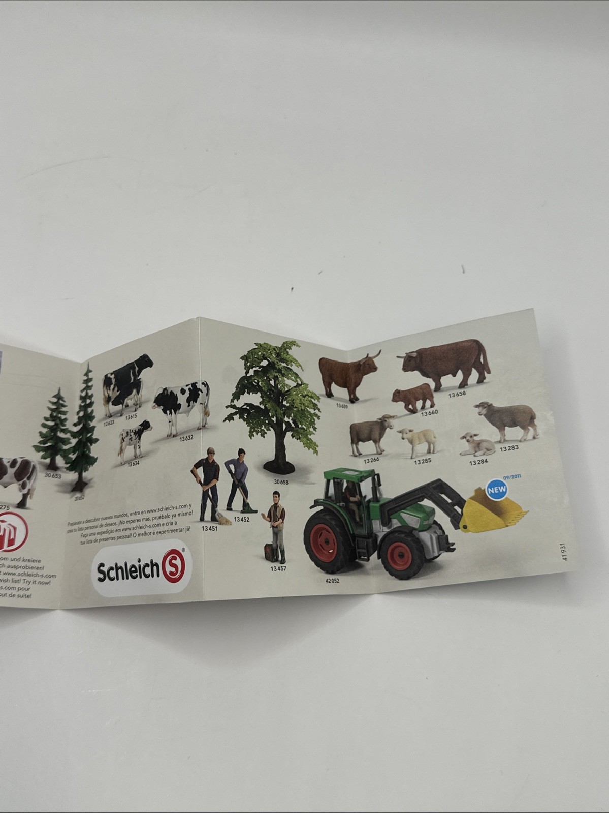 Schleich Scenery Pack Farm Animals With Booklet #41227 NIB