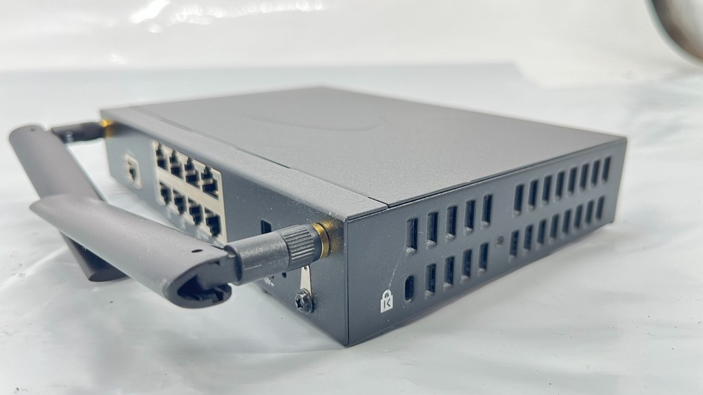 SonicWALL TZ370W APL57-101 Network Security Appliance Firewall