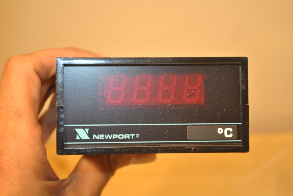 Newport Electronics Q2040-KDC1 Quanta Temperature Controller