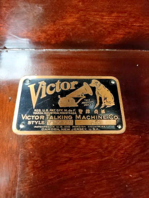 VICTOR VICTROLA 18 PHONOGRAPH