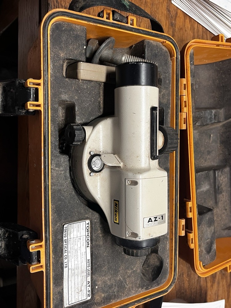 Nikon AZ-1 360 Engineers Automatic Level 22x Zoom With Case