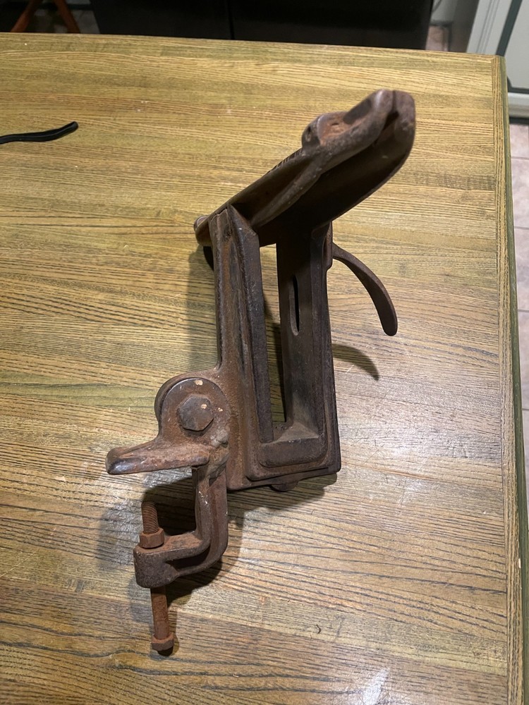 Vintage Disston 3D Saw Vise