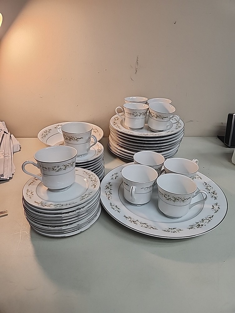 326 Springtime 42 Piece China Set