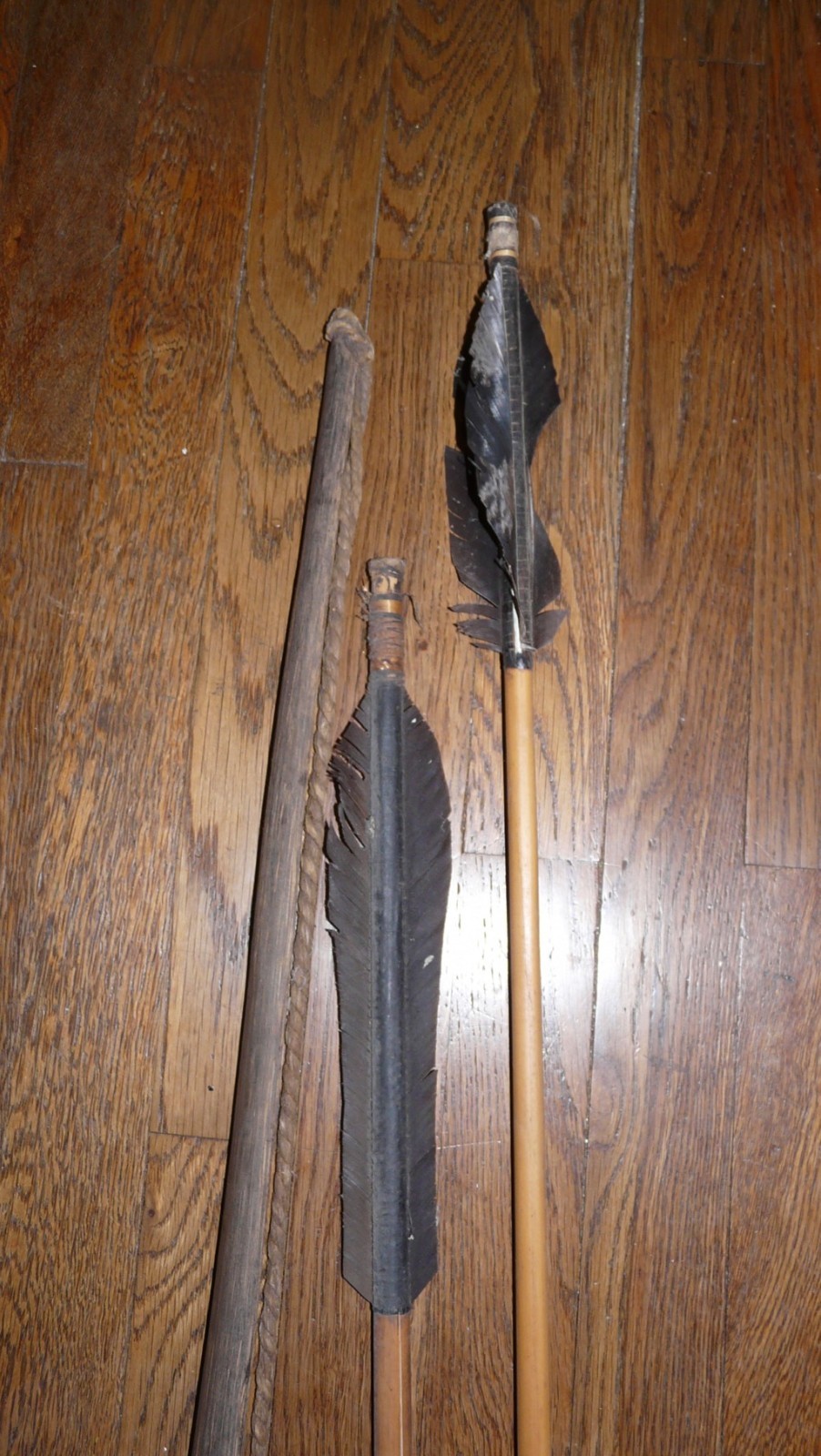 MATSES PERU AMAZON INDIAN BOW, TWO ARROWS, ARROW POINT SHARPENER