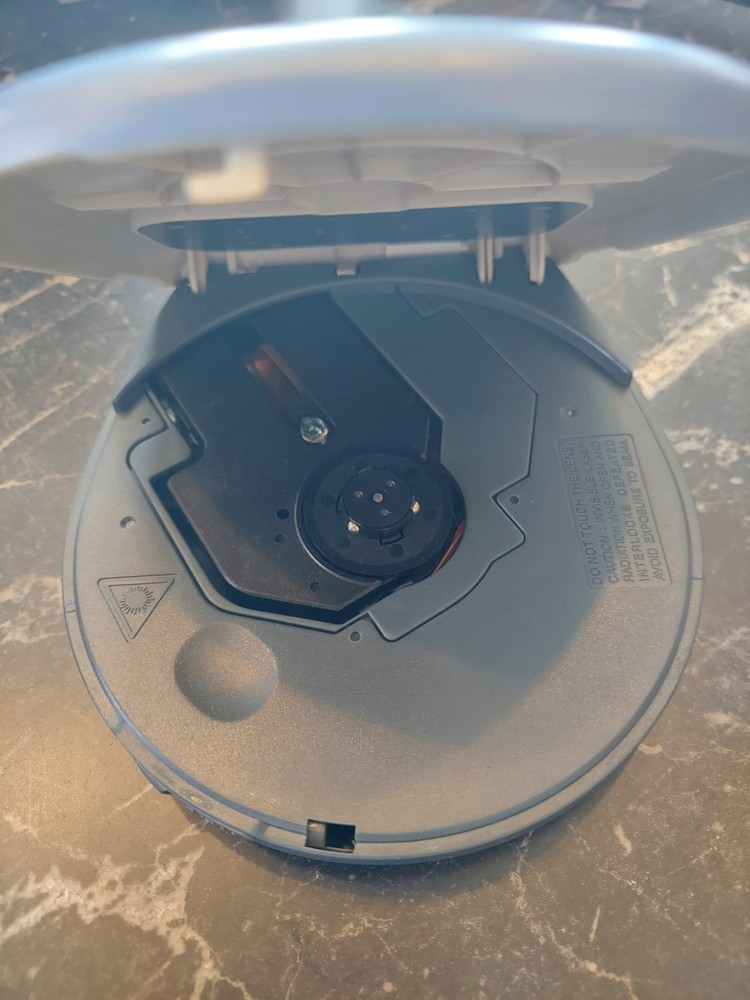 Audiovox Digital Portable CD Player DM8900-00 Tested