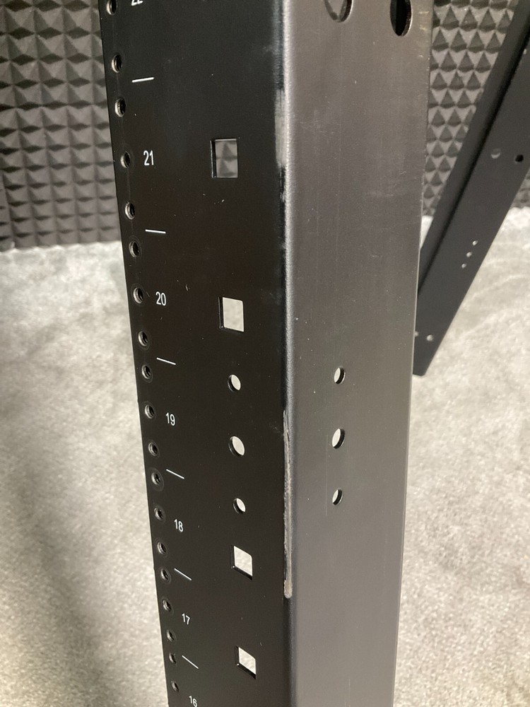 APC NetShelter 4 Post Open Frame Rack 44U AR204A ✅❤️️✅❤️️ OPEN BOX ✅❤️️✅❤️️