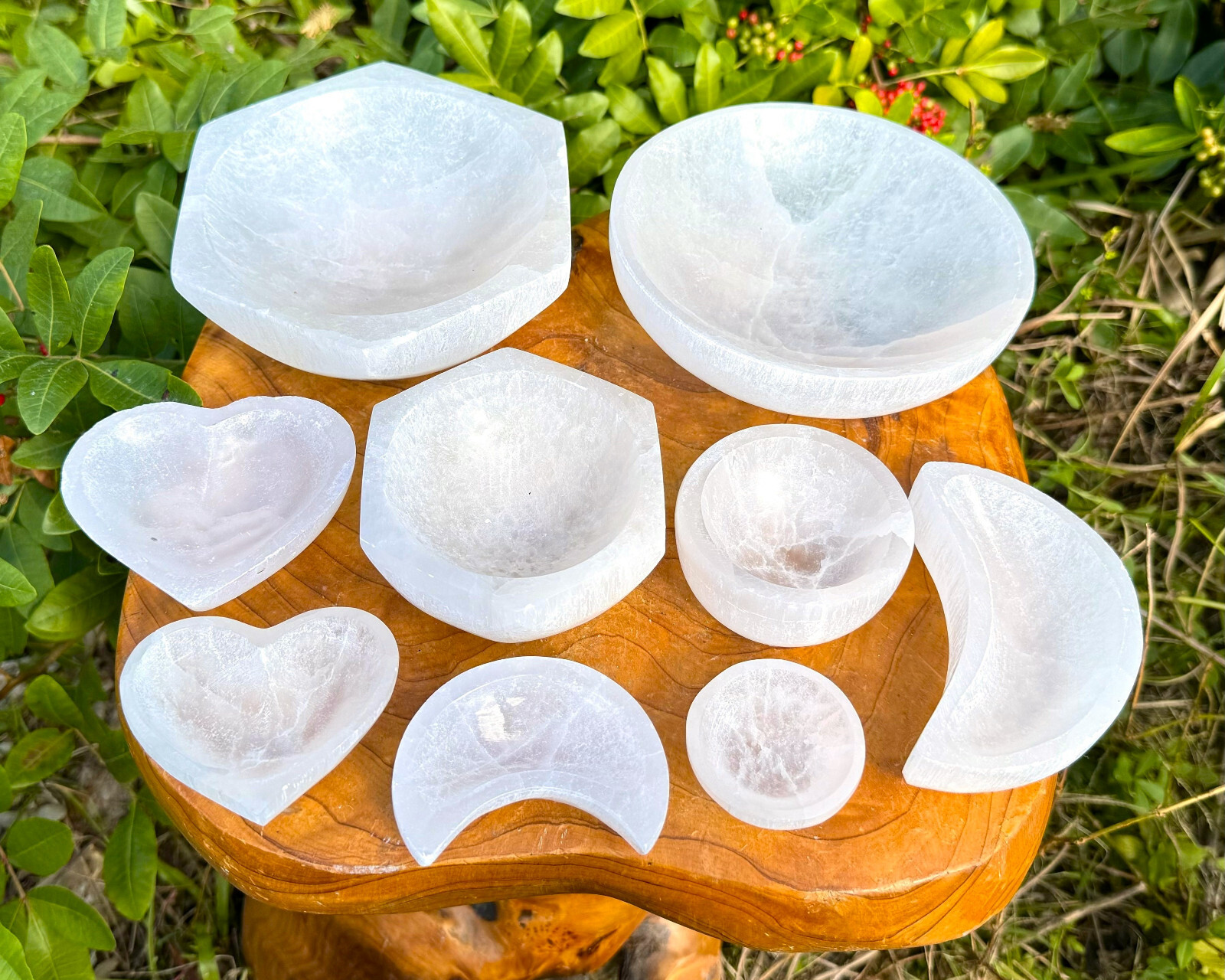 Polished Selenite Charging Bowls: Round, Moon, Hexagon & Heart Shape (Cleansing)