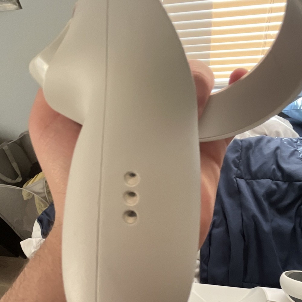 Meta White Charging Dock with Charging Pins for Oculus Quest 2 Controllers