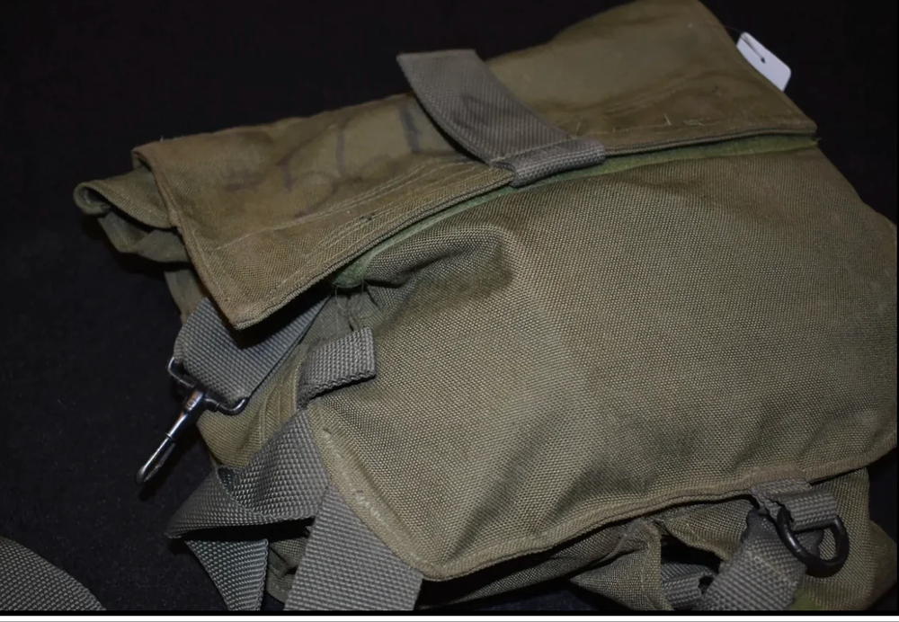 US M40/M42 GAS MASK BAG