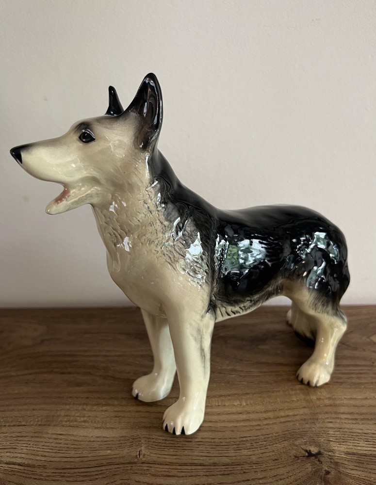 Vintage Coopercraft Alsatian.