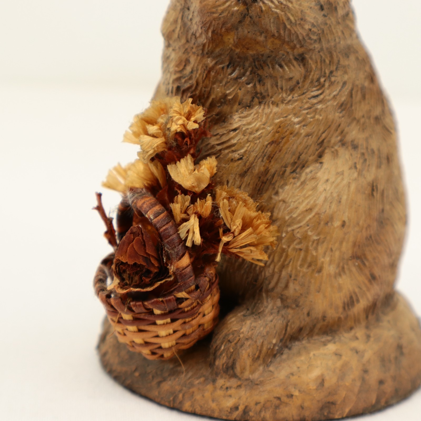 VTG Anise Rabbit Figurine United Design Corp Woodland Bunny w/ Basket Hydrostone